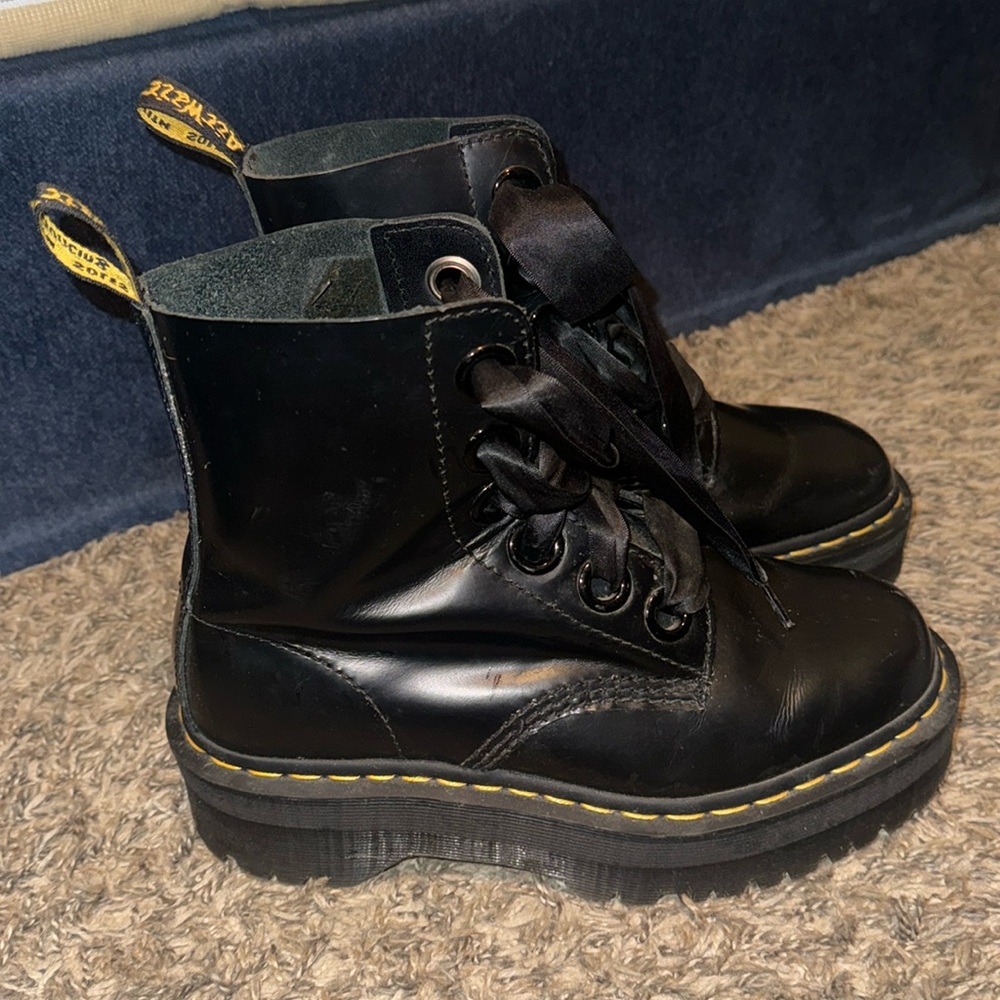 Women’s Dr. Martens Molly Boots